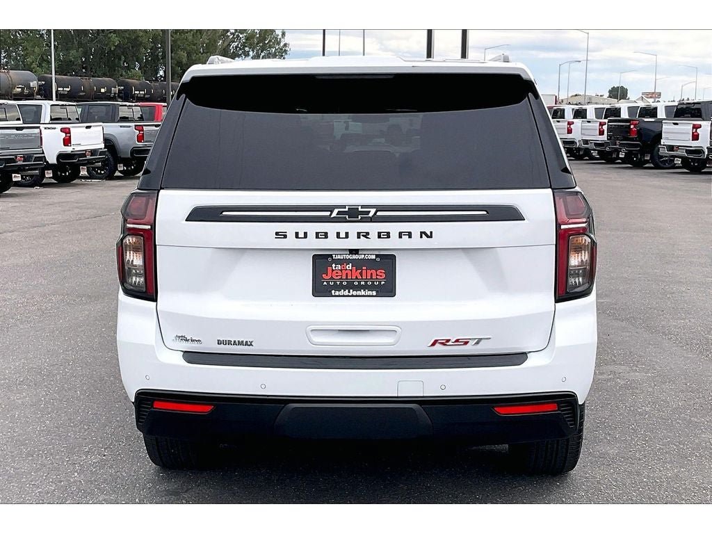 Used 2024 Chevrolet Suburban RST w/ Luxury Package AWD/4WD image 4