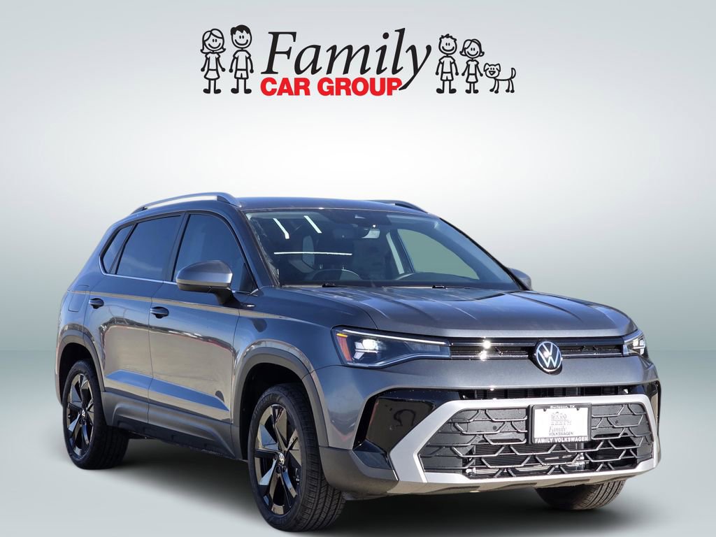 New 2026 Volkswagen Taos SE image 2