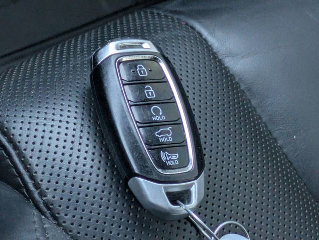 Used 2021 Hyundai Palisade Calligraphy image 31