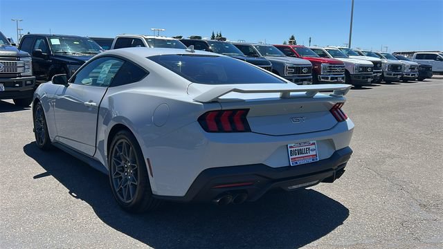New 2026 Ford Mustang GT Premium w/ GT Performance Package RWD image 5