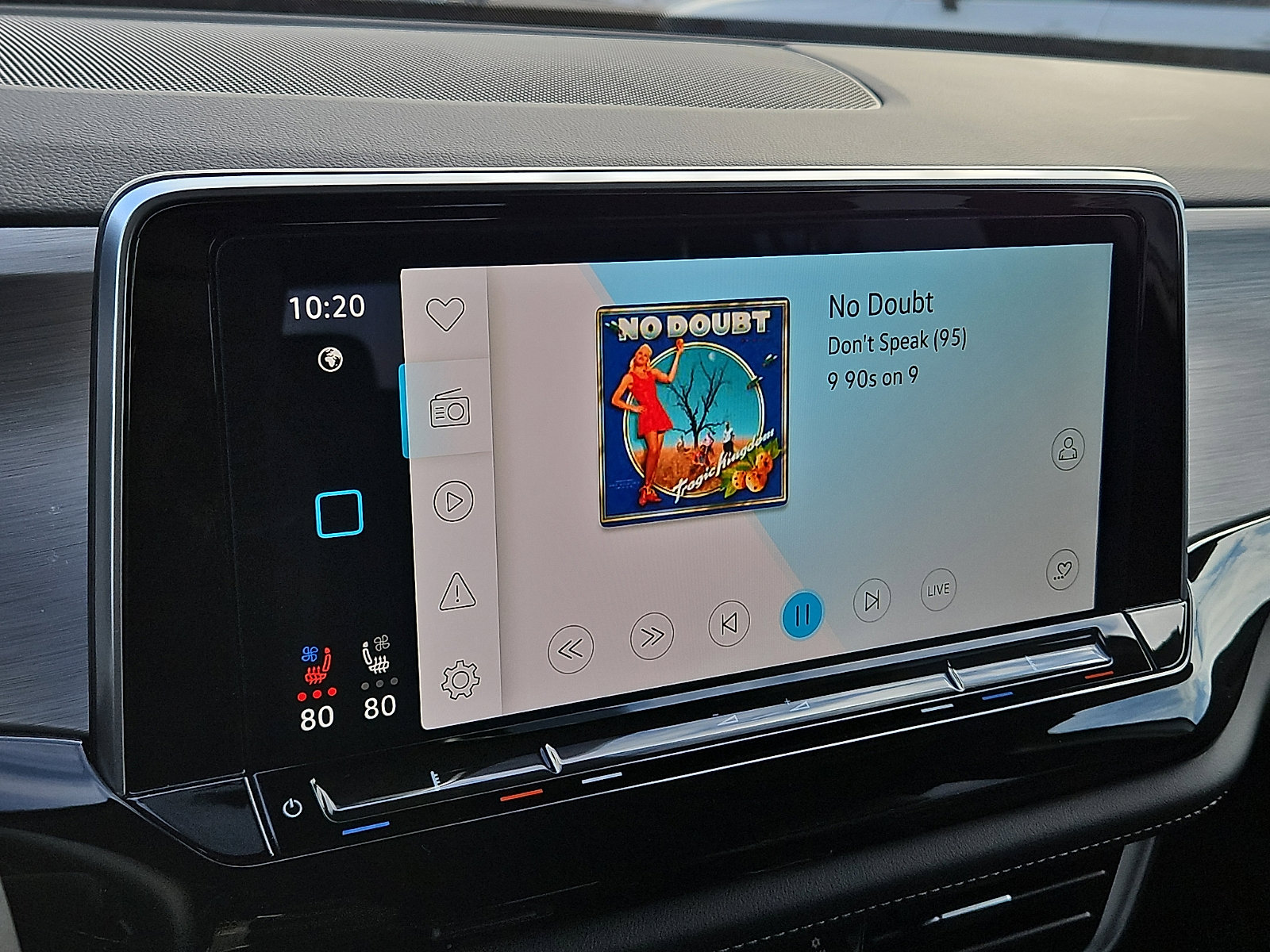 Used 2025 Volkswagen Atlas Cross Sport SE image 16