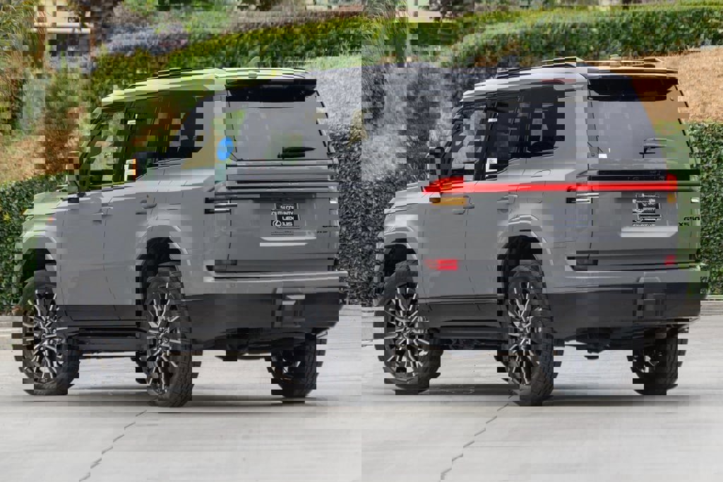 New 2026 Lexus GX 550 image 2