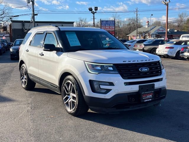 Used 2017 Ford Explorer Sport image 3