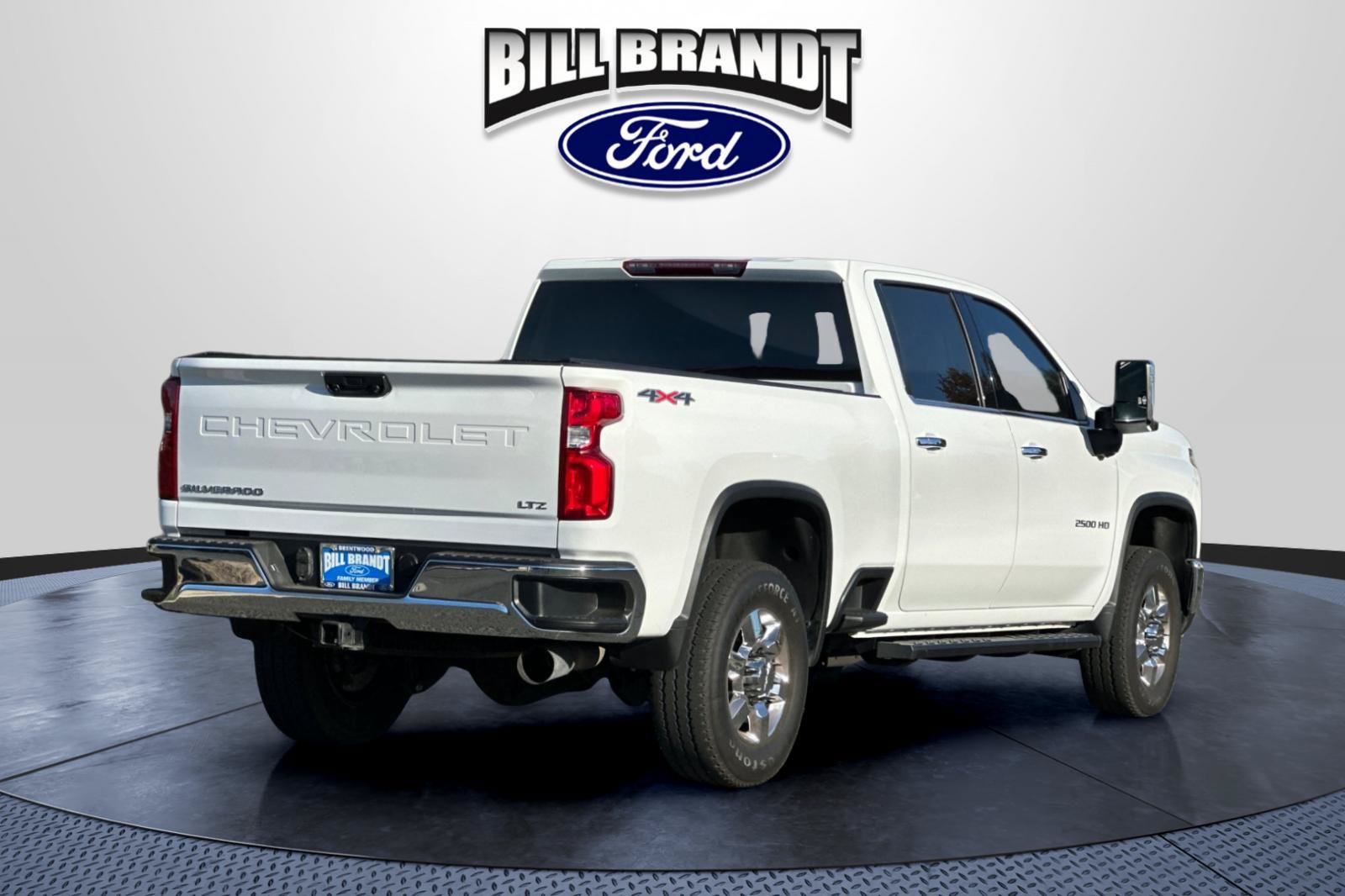 Used 2024 Chevrolet Silverado 2500 LTZ AWD/4WD image 3