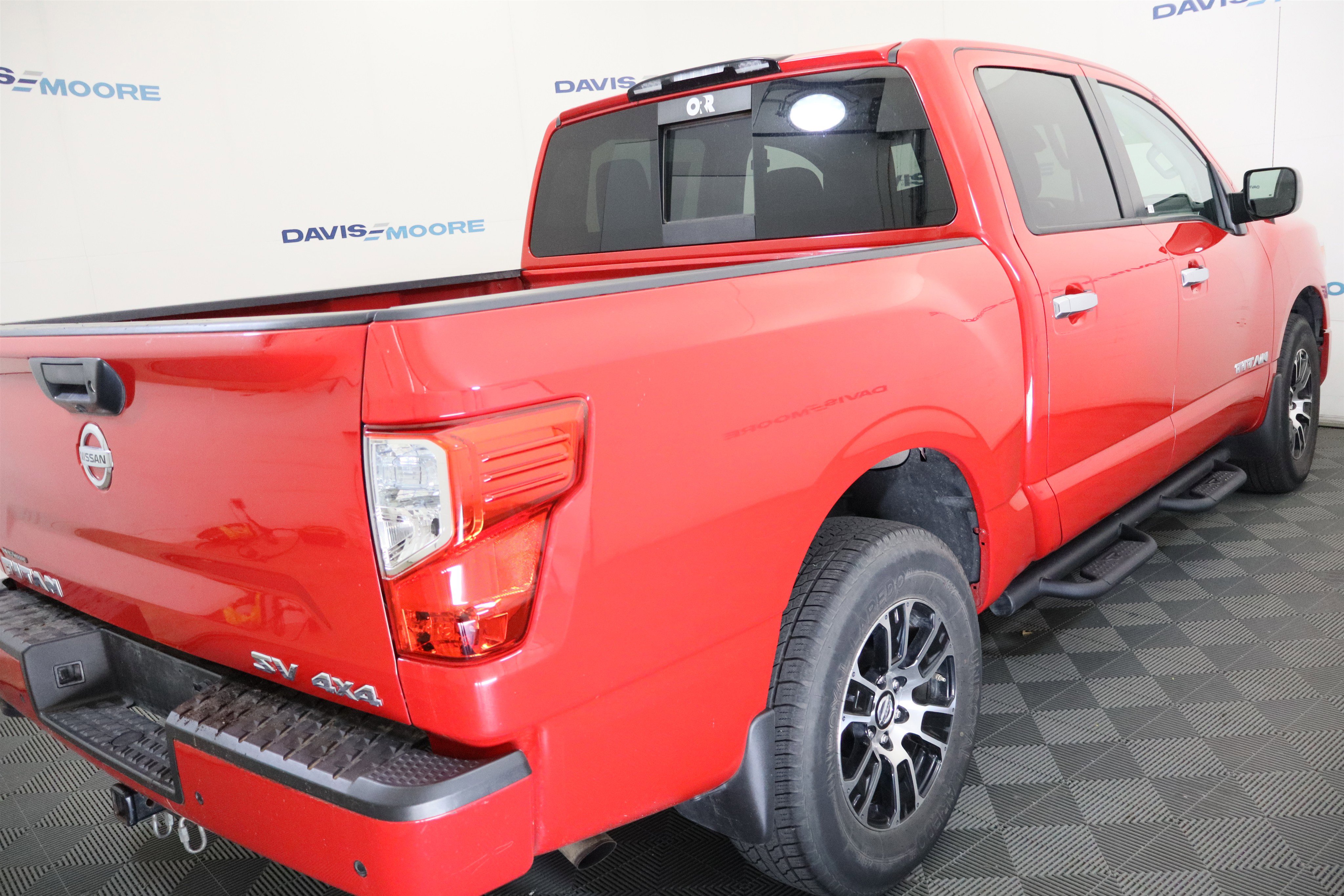 Used 2021 Nissan Titan SV w/ Accessory Utility Package AWD/4WD image 6
