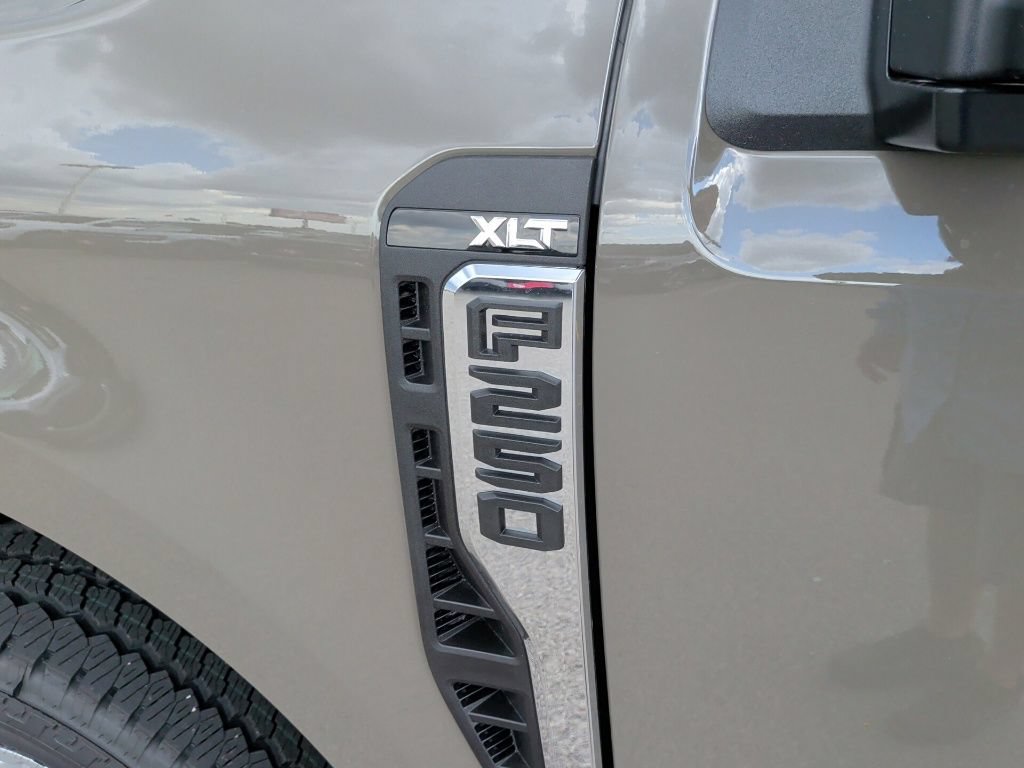 New 2026 Ford F250 XLT w/ FX4 Off-Road Package AWD/4WD image 41