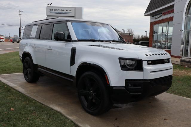 Used 2023 Land Rover Defender 130 X-Dynamic SE AWD/4WD image 3
