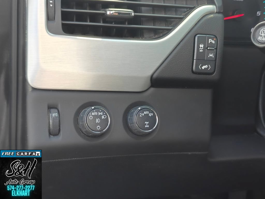 Used 2017 GMC Yukon XL SLT w/ Premium Edition AWD/4WD image 12