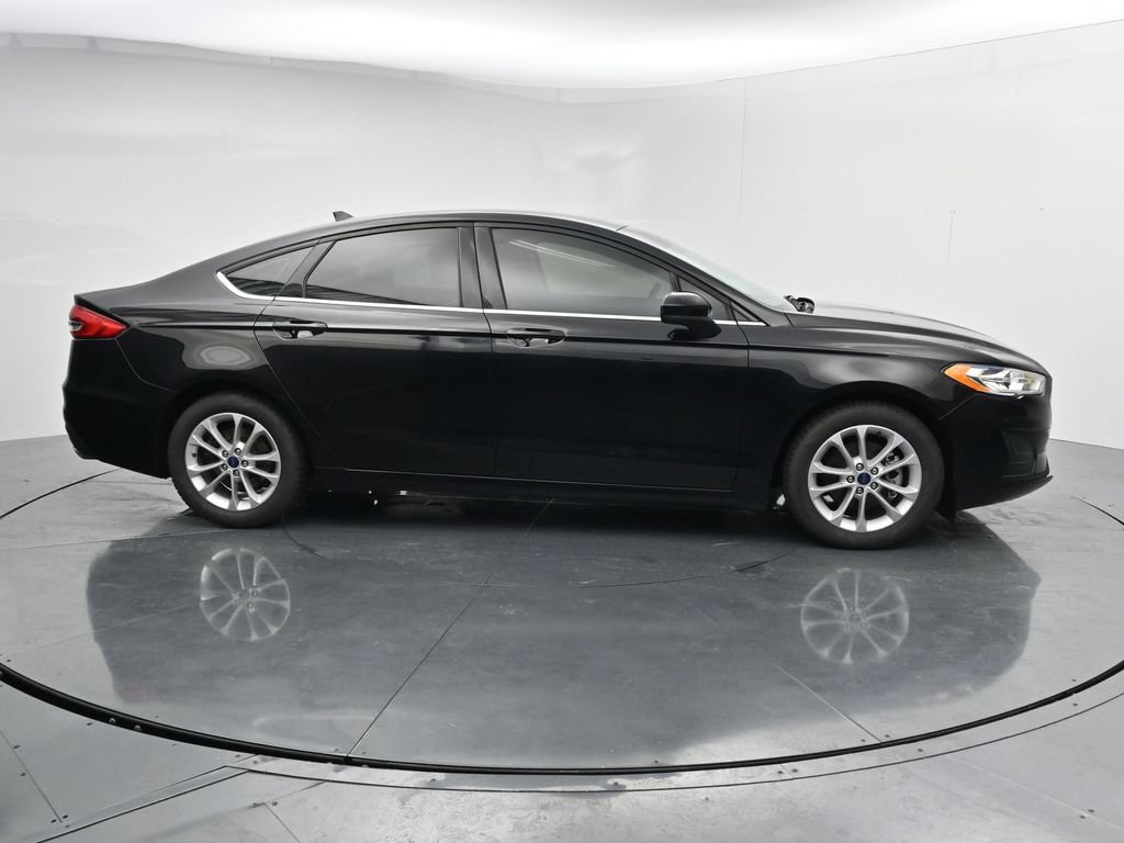 Used 2020 Ford Fusion SE FWD image 9