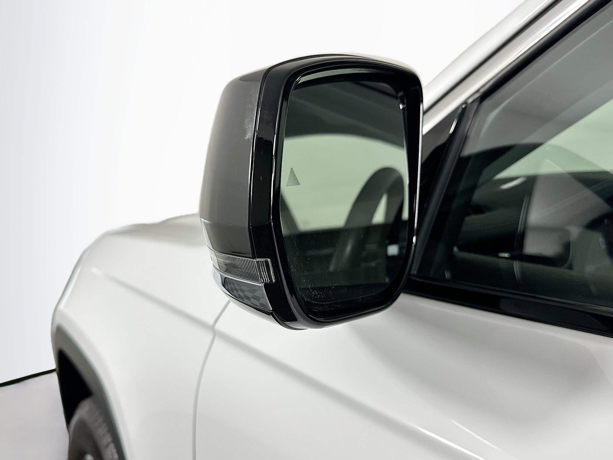 Used 2023 Jeep Grand Cherokee Limited AWD/4WD image 16