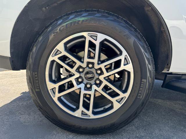 Certified 2025 Ford Expedition Active AWD/4WD image 9