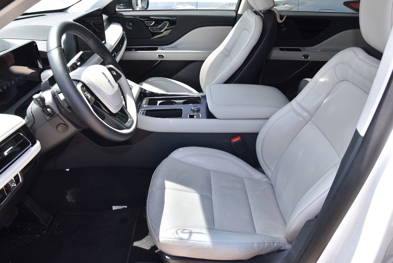Certified 2025 Lincoln Aviator Reserve w/ Illumination Package RWD image 10