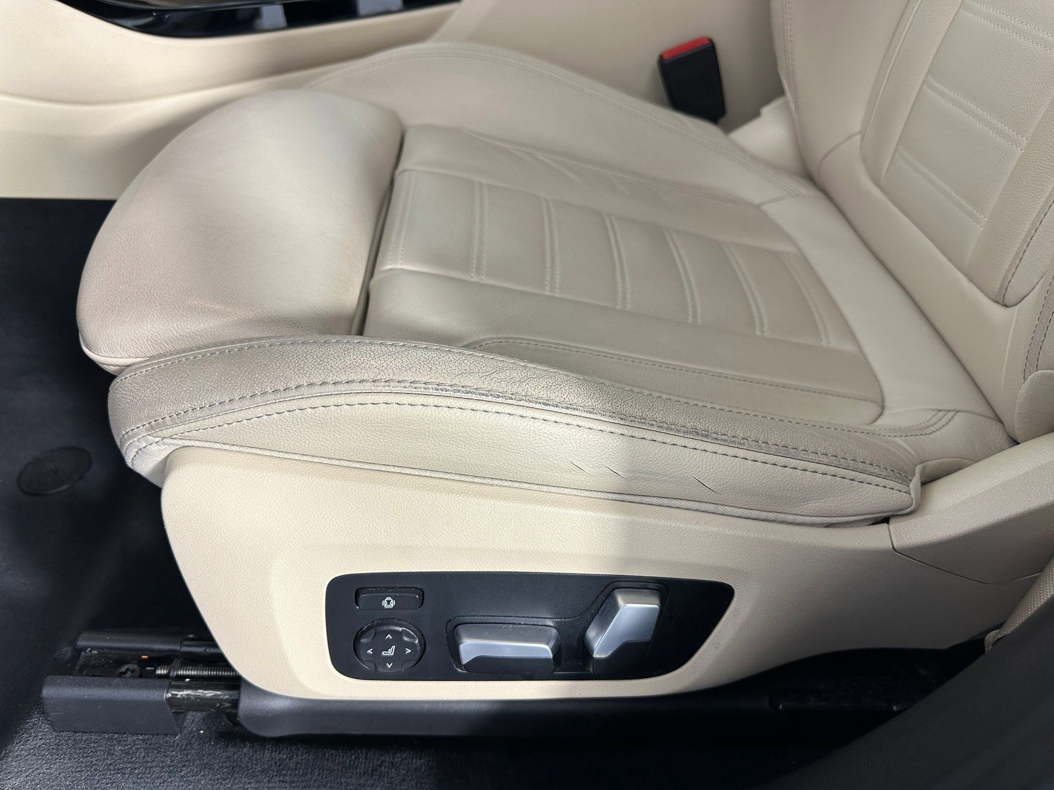 Used 2019 BMW X3 sDrive30i w/ Premium Package image 11