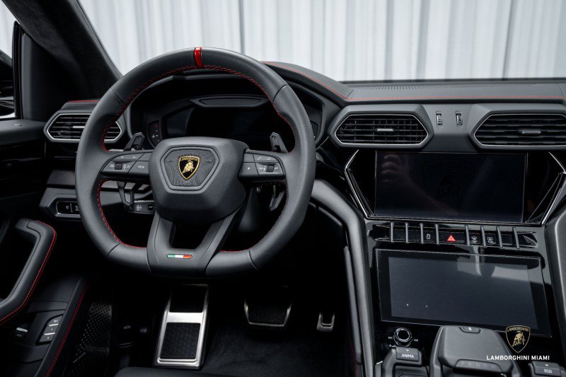 Used 2024 Lamborghini Urus S image 39