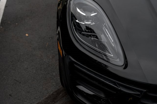 Used 2024 Porsche Macan w/ Premium Plus Package image 7