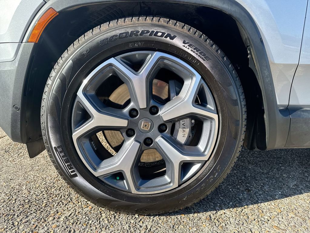 Used 2024 Rivian R1S Adventure image 12