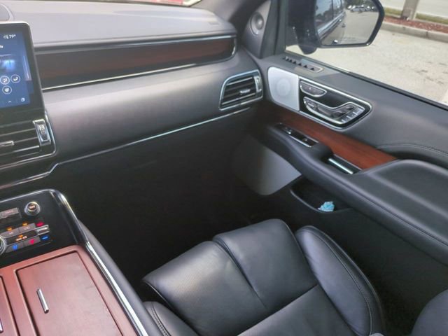 Used 2023 Lincoln Navigator L Reserve image 17