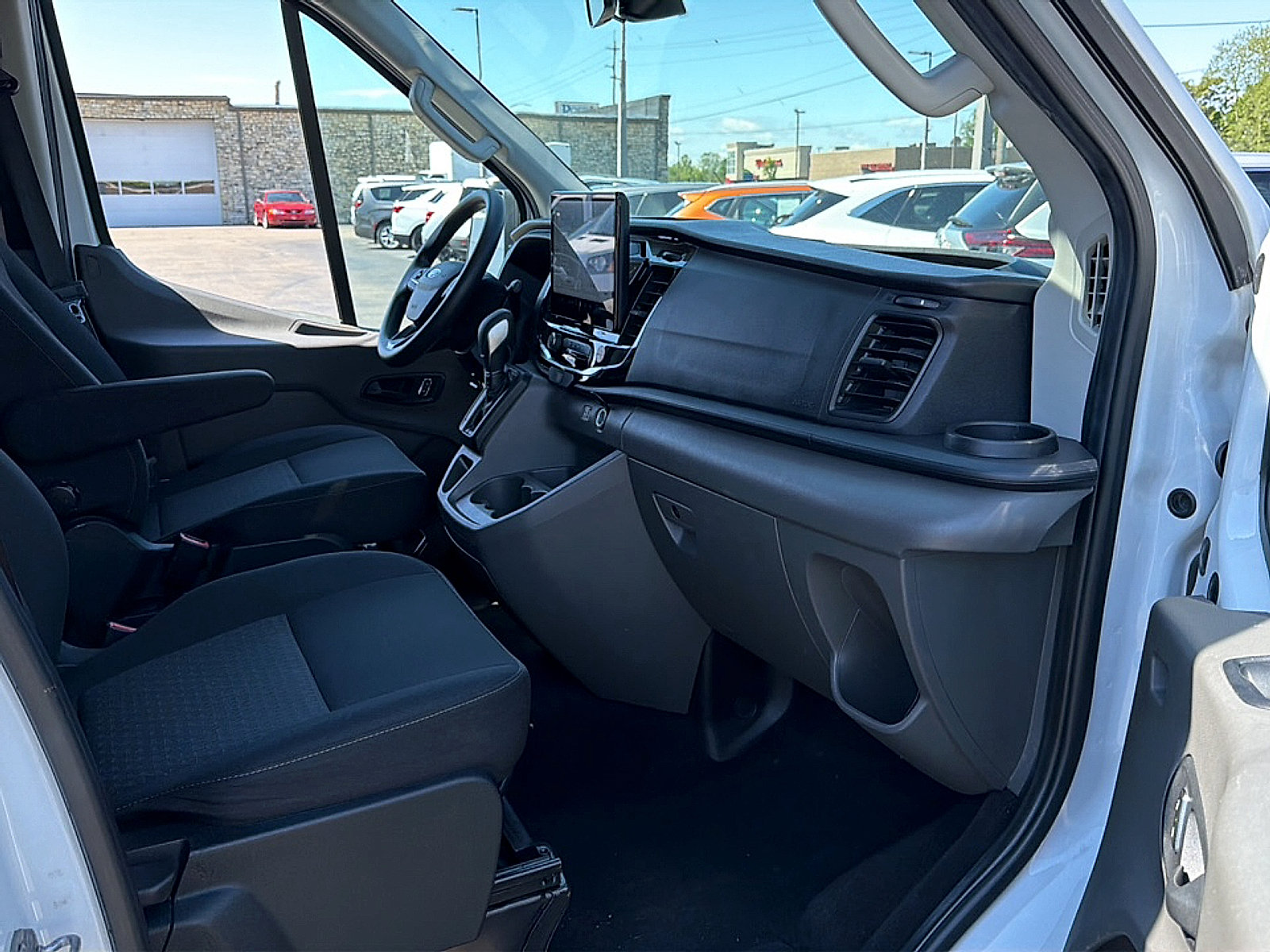 Used 2023 Ford Transit 350 XLT RWD image 7