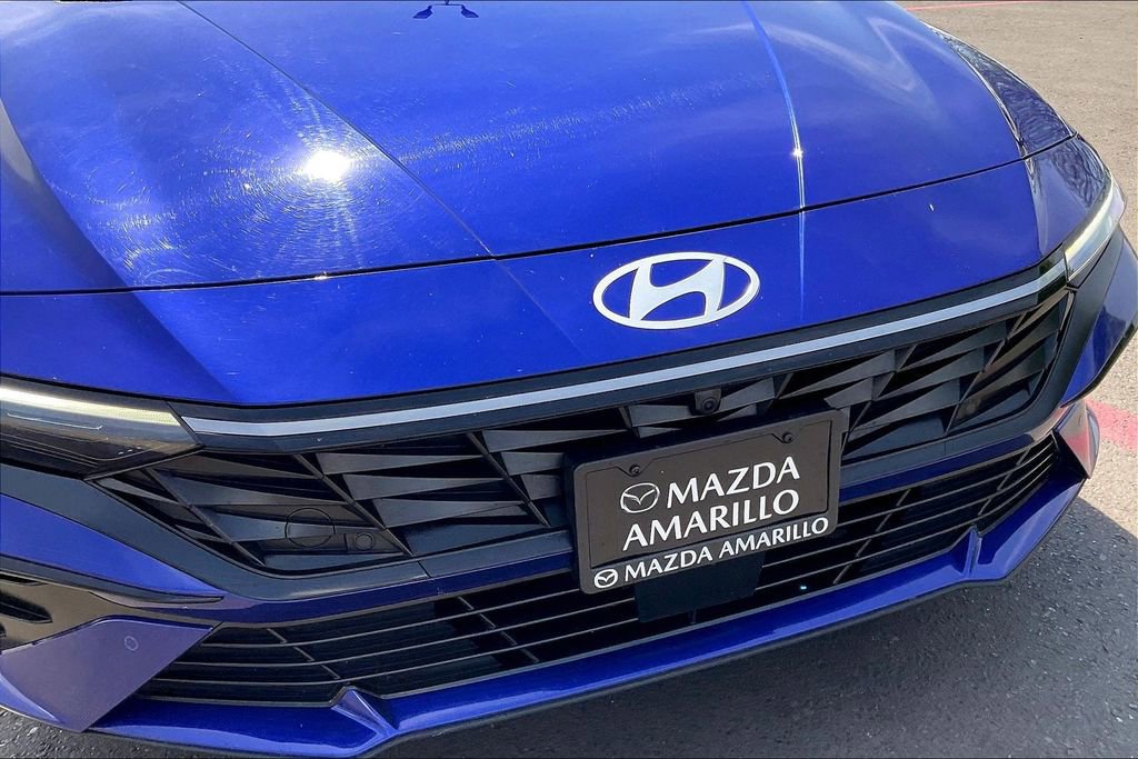 Used 2024 Hyundai Elantra Limited image 32