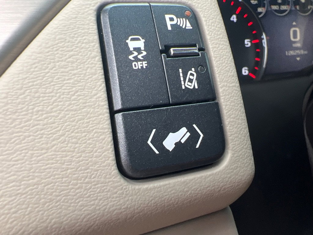 Used 2015 GMC Yukon Denali w/ Open Road Package image 26