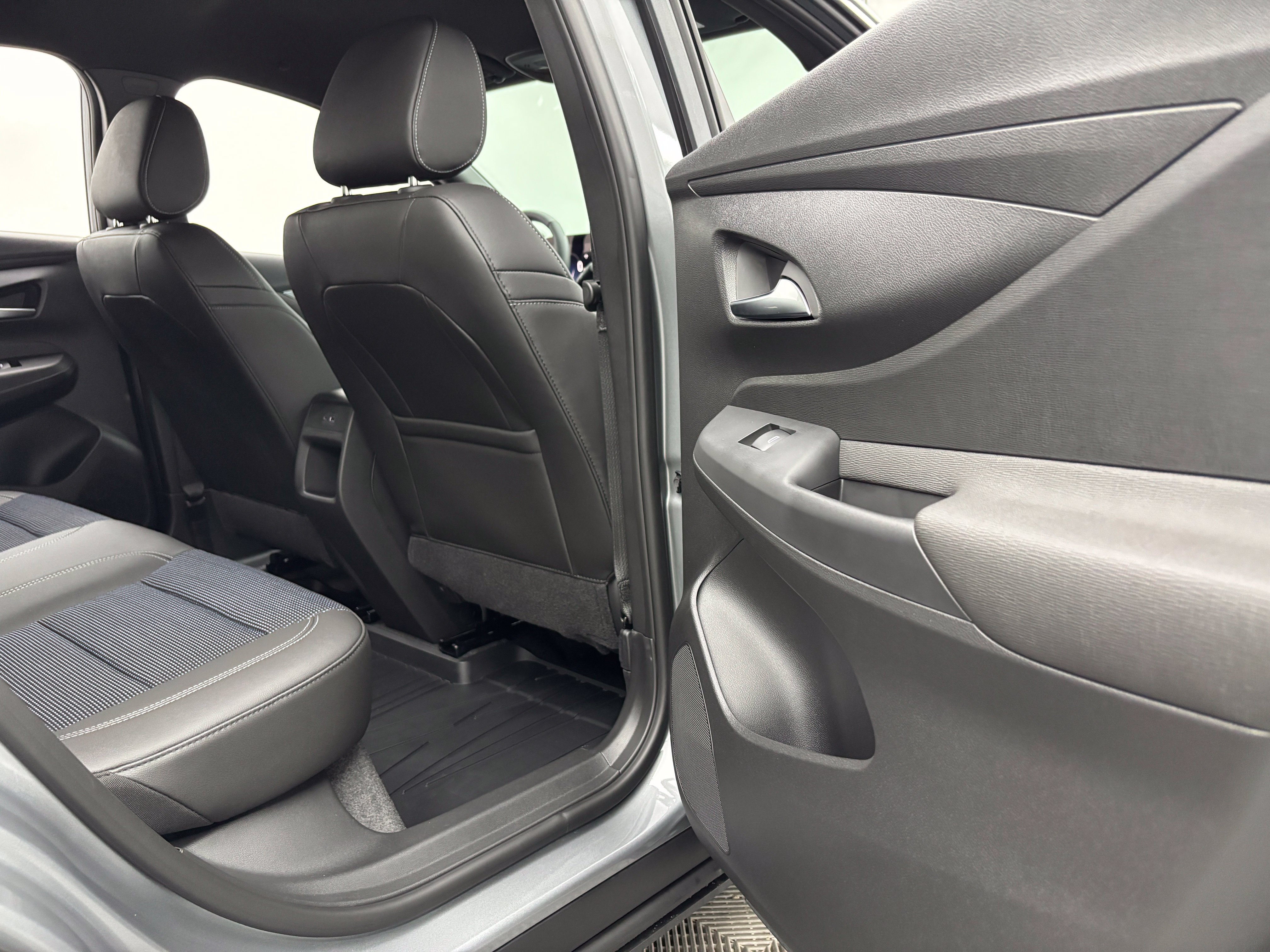New 2026 Buick Envista Sport Touring w/ Convenience I Package FWD image 33