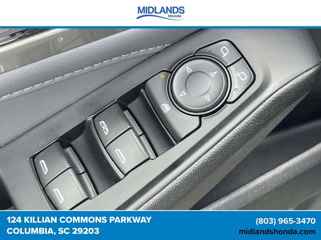 Used 2020 Chevrolet Traverse LT FWD image 18