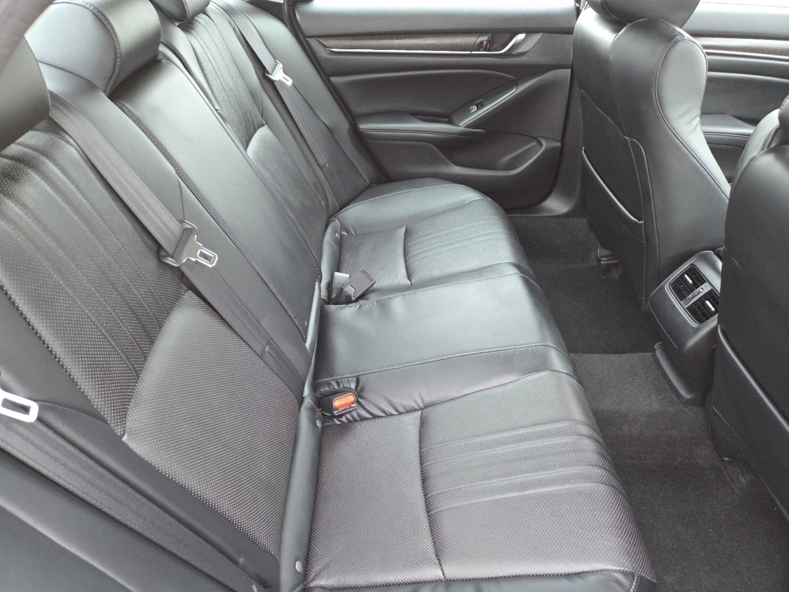 Used 2018 Honda Accord EX-L image 21