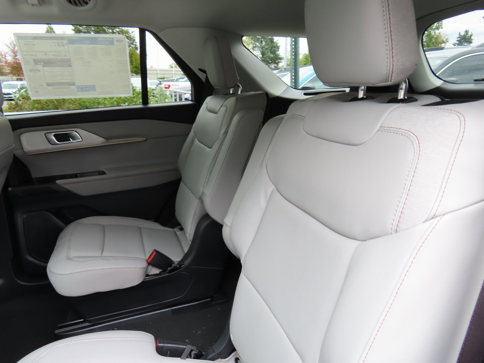 New 2026 Ford Explorer Active w/ Active Comfort Package image 15