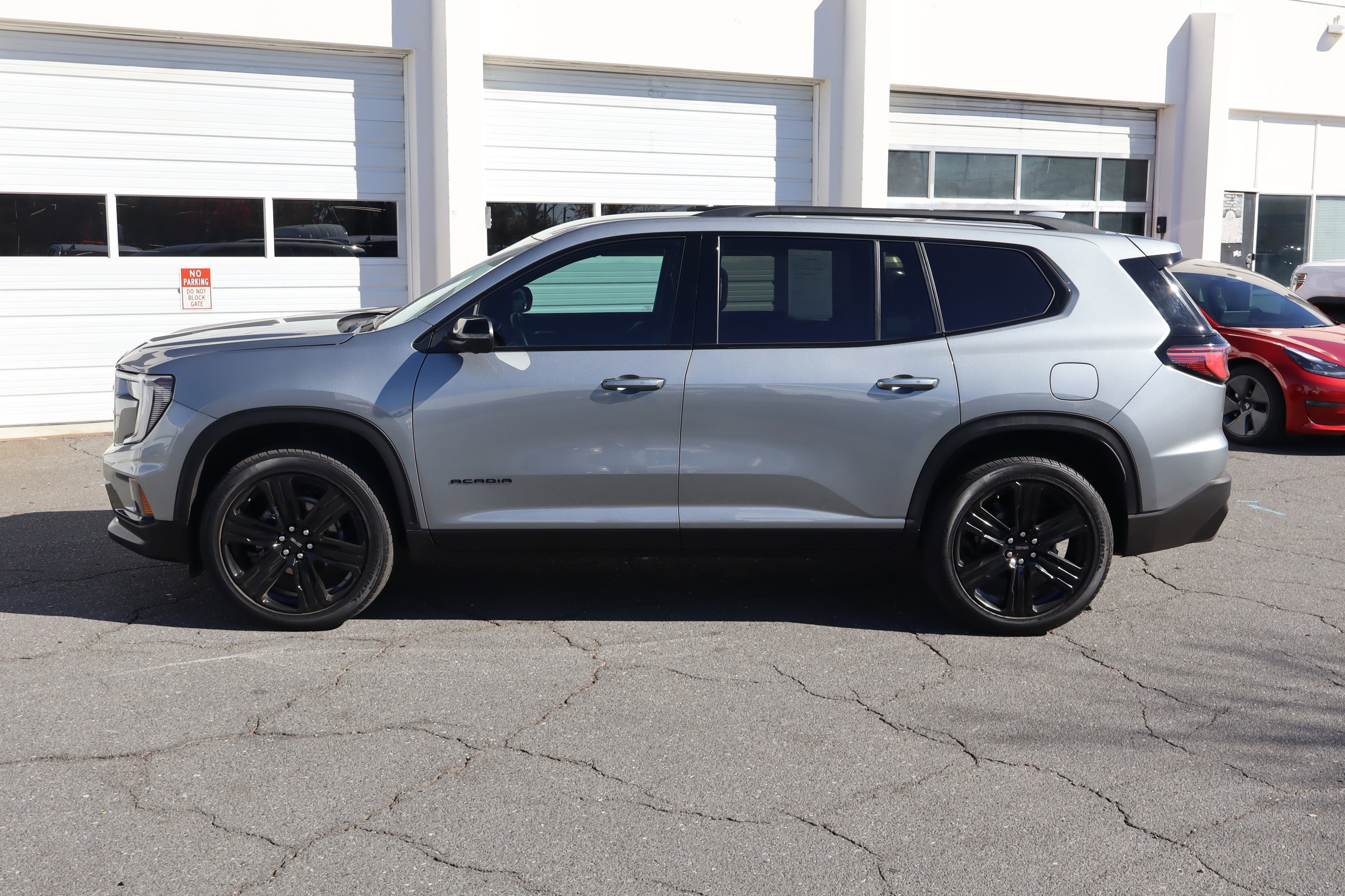 Used 2024 GMC Acadia Elevation w/ Black Edition image 7