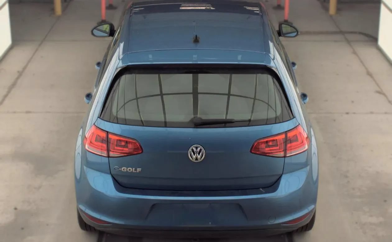Used 2016 Volkswagen e-Golf SE FWD image 6
