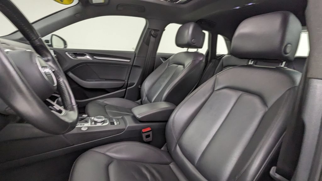 Used 2018 Audi A3 e-tron Prestige w/ Prestige Package FWD image 2