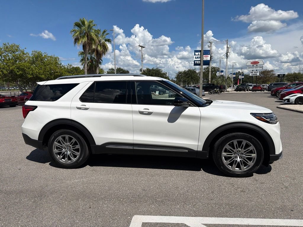 Used 2025 Ford Explorer Platinum RWD image 12