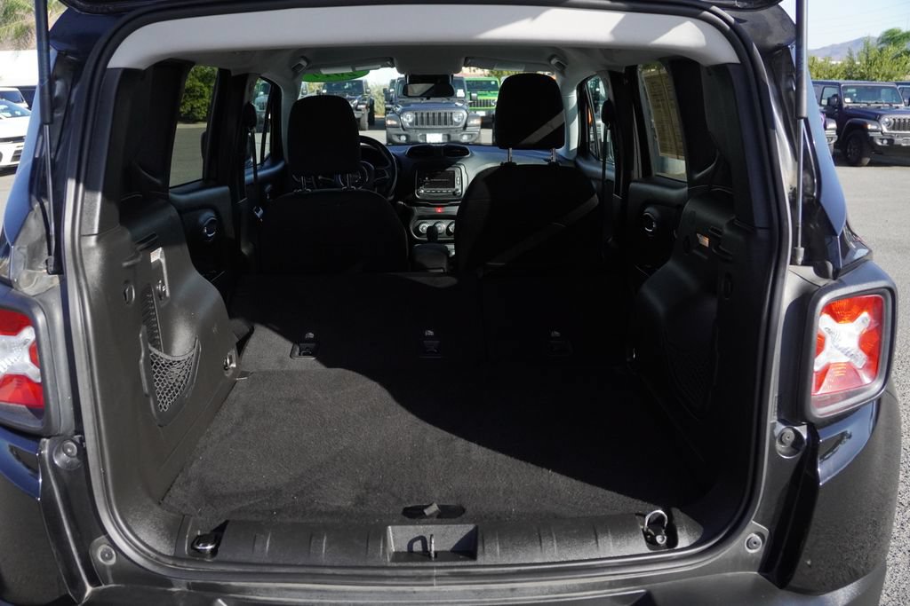 Certified 2017 Jeep Renegade Latitude AWD/4WD image 41