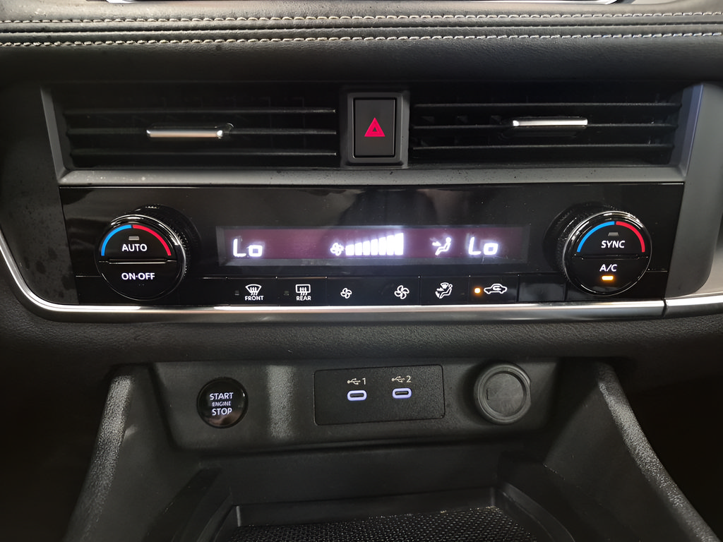 Used 2024 Nissan Rogue SV AWD/4WD image 28