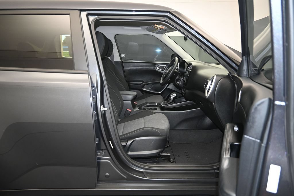 Used 2021 Kia Soul S FWD image 26