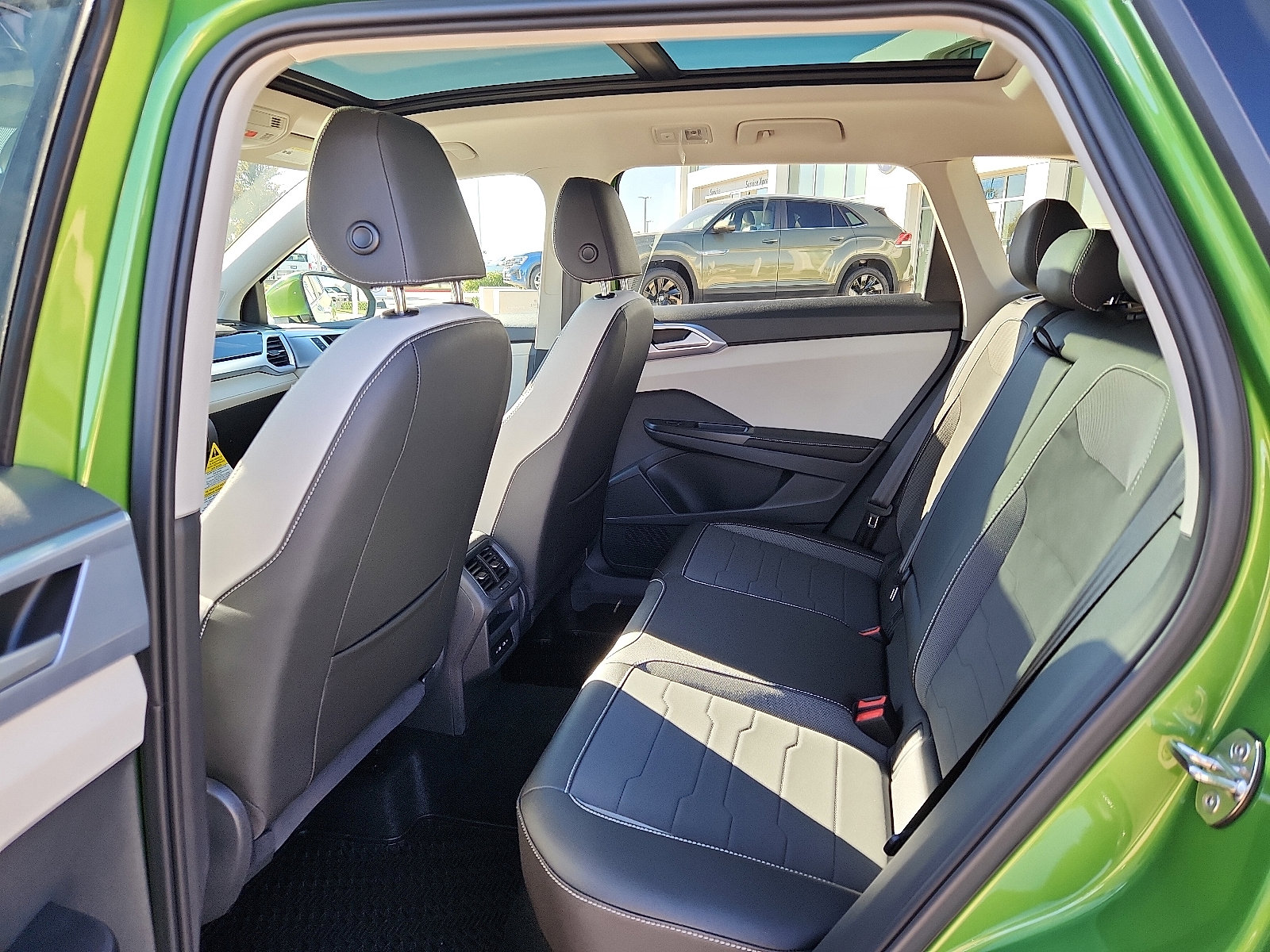 New 2026 Volkswagen Taos SE image 8