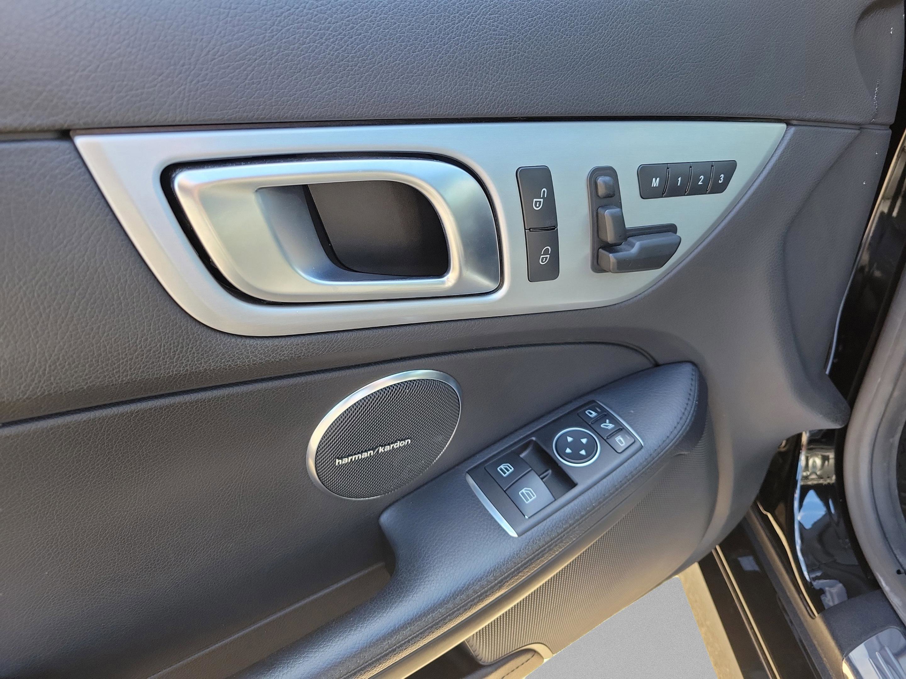 Used 2015 Mercedes-Benz SLK 250 image 8