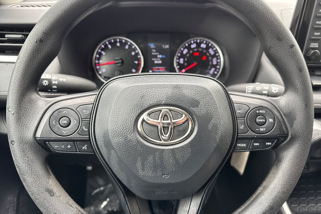 Used 2022 Toyota RAV4 LE image 23