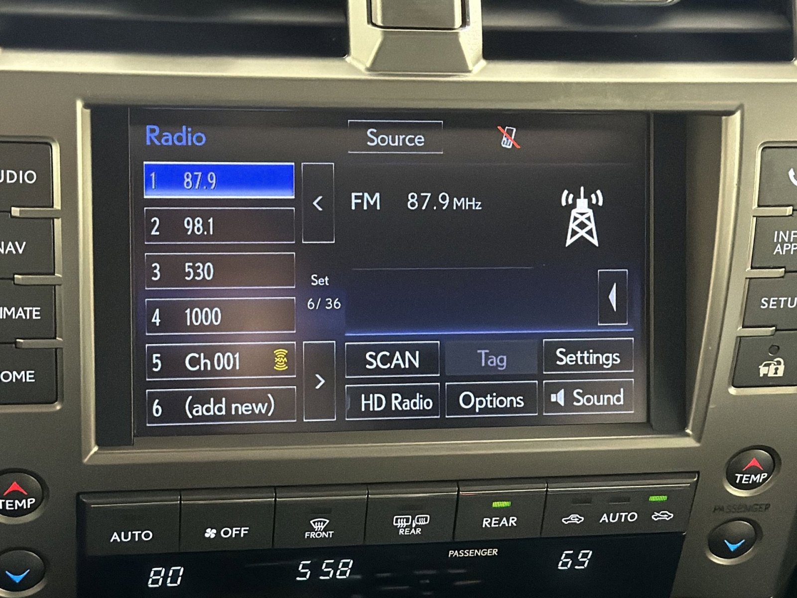 Used 2020 Lexus GX 460 Premium image 18