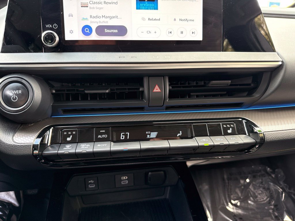 Used 2023 Toyota Prius XLE FWD image 30