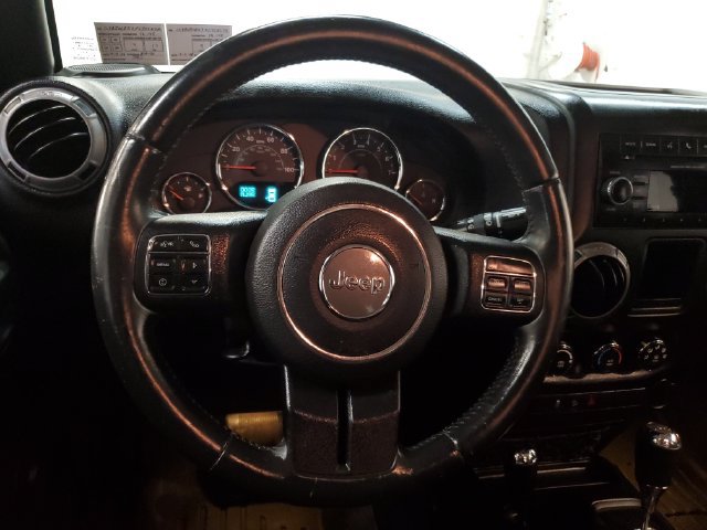 Used 2015 Jeep Wrangler Unlimited Sport w/ Connectivity Group AWD/4WD image 16