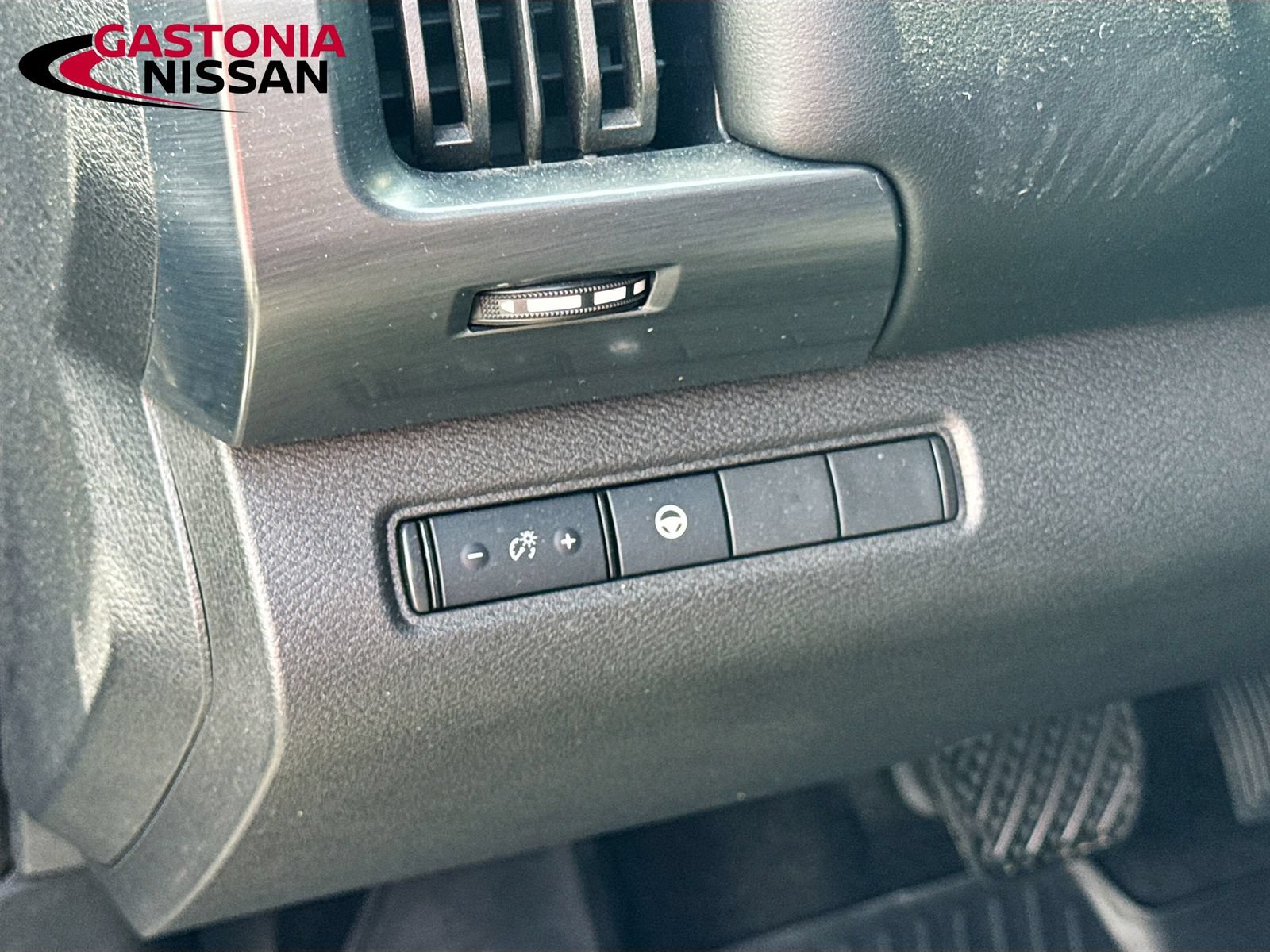 Used 2024 Nissan Pathfinder Rock Creek AWD/4WD image 13
