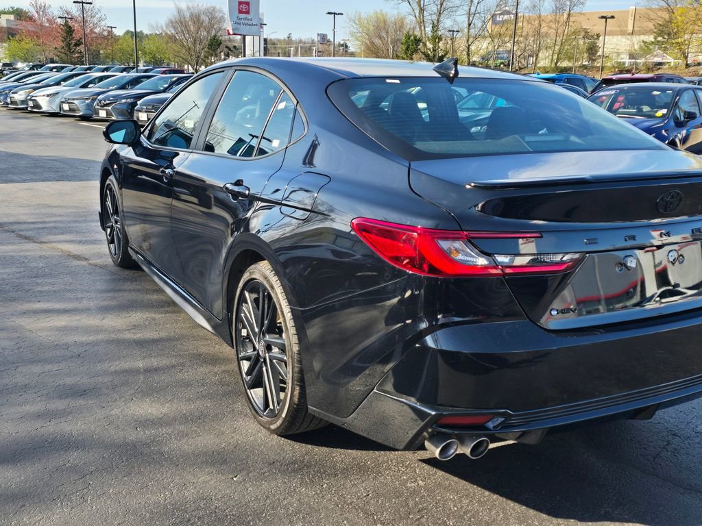 Used 2026 Toyota Camry Hybrid w/ Convenience Package FWD image 5