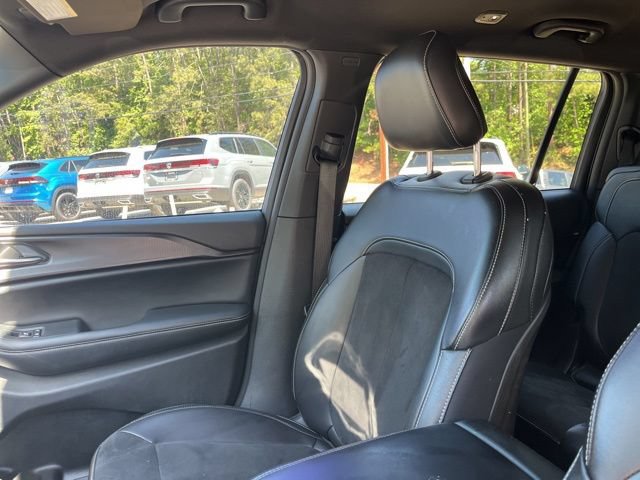 Used 2023 Jeep Grand Cherokee L Laredo AWD/4WD image 10