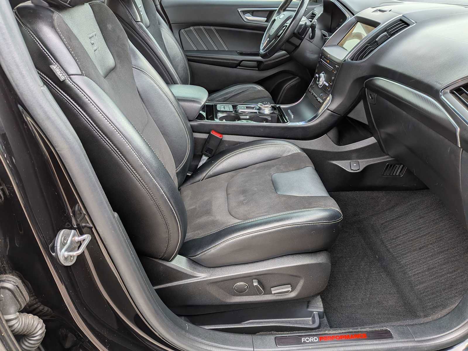 Used 2019 Ford Edge ST w/ Equipment Group 401A AWD/4WD image 19