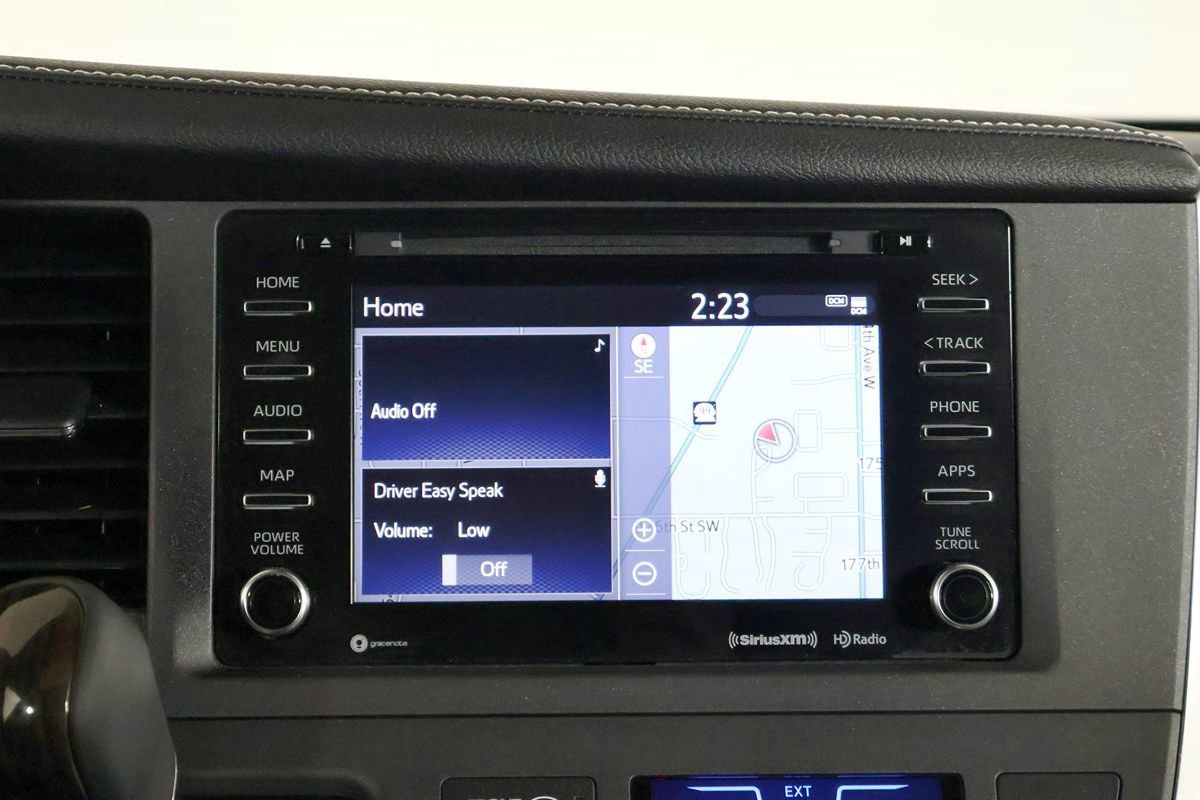 Used 2018 Toyota Sienna XLE w/ XLE Navigation Package FWD image 32