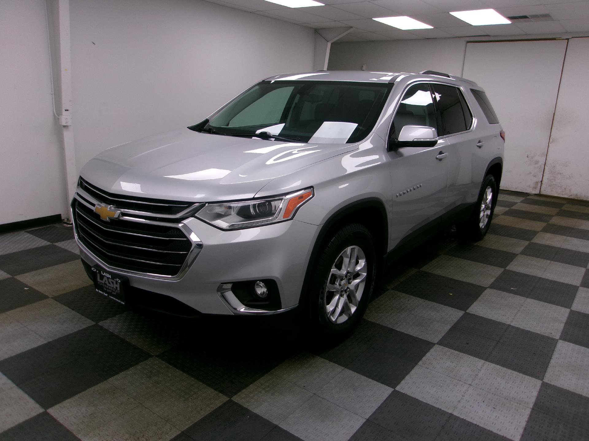 Used 2018 Chevrolet Traverse LT FWD image 1