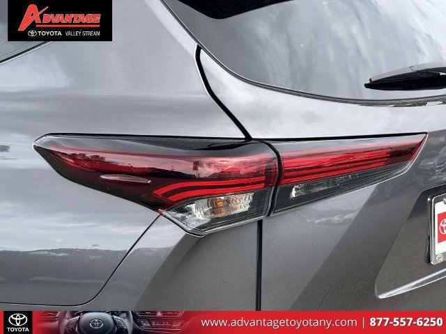 Used 2024 Toyota Highlander XSE AWD/4WD image 13