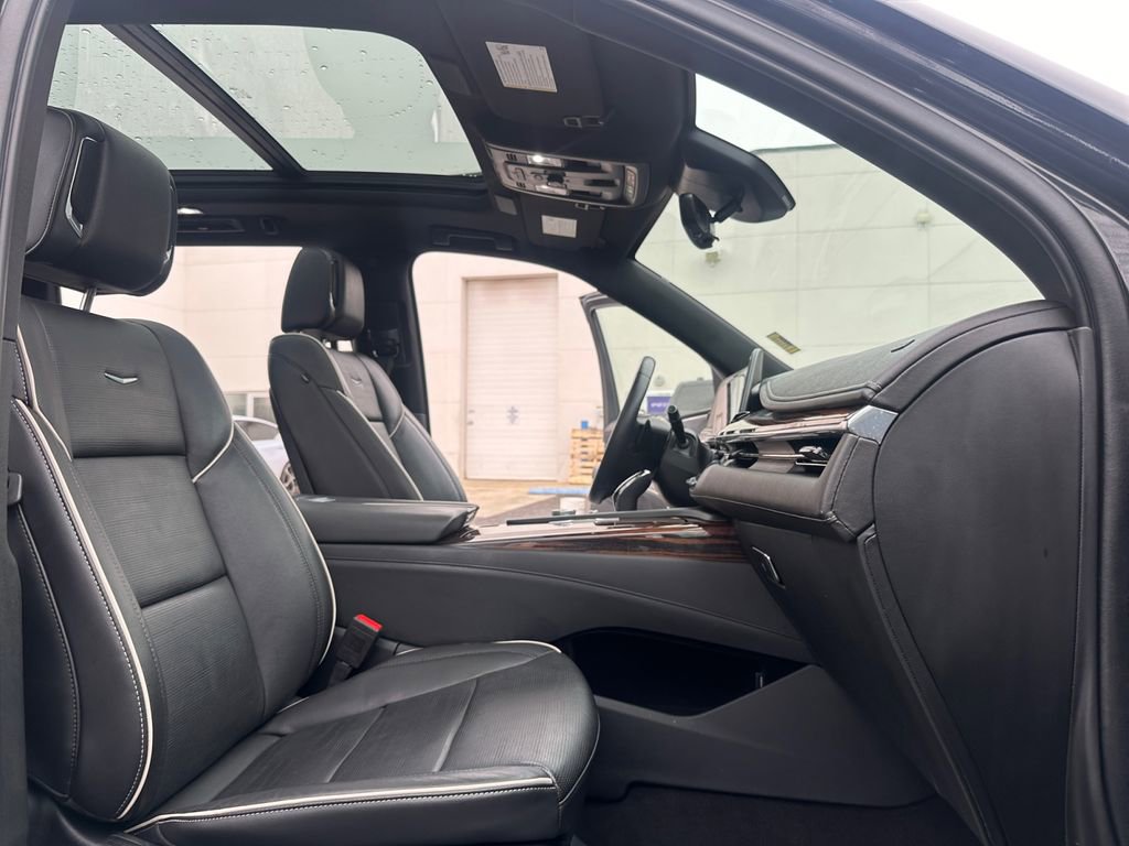 Used 2022 Cadillac Escalade ESV Premium Luxury image 26