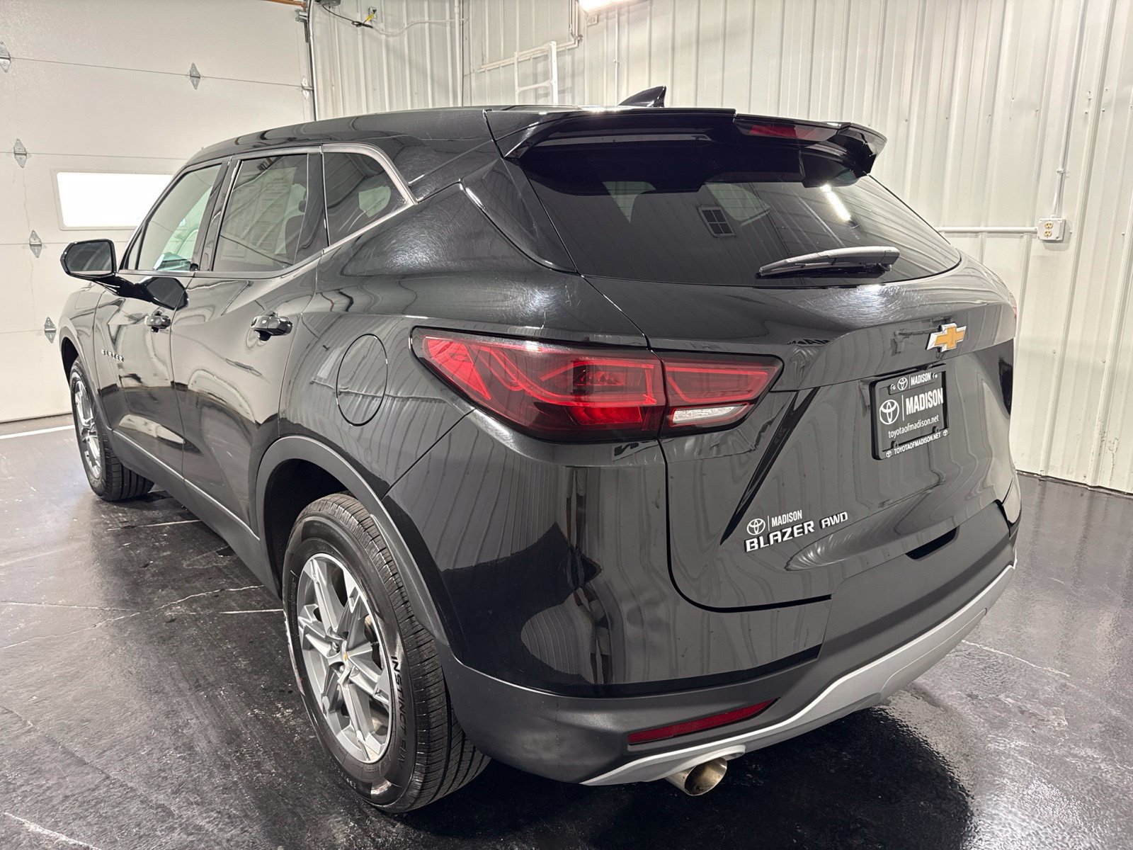Used 2025 Chevrolet Blazer LT AWD/4WD image 3
